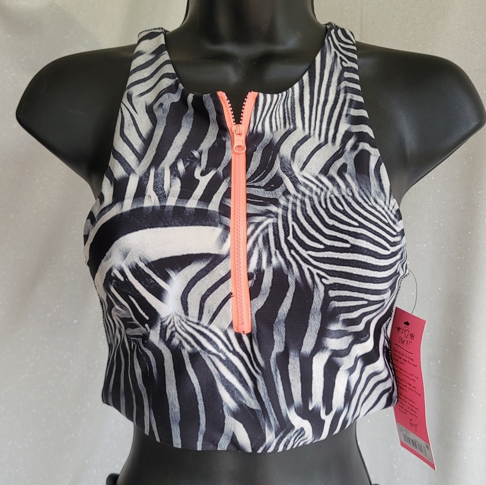 NWT Sport Bra/Yoga Top by Betsey Johnson - Picture 3 of 15